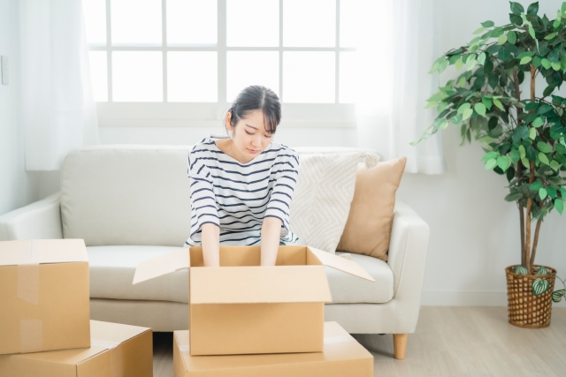 引越し　荷造り　荷ほどき　目隠し　収納