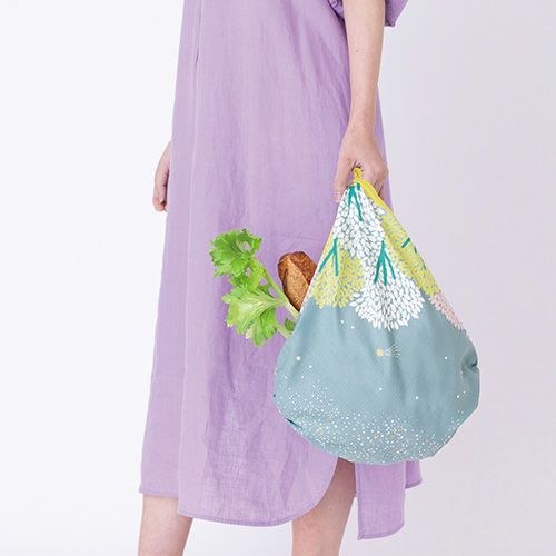 70 ひめむすび Adeline Klam スターフォレスト イエロー
エコバッグとして使用しているイメージ